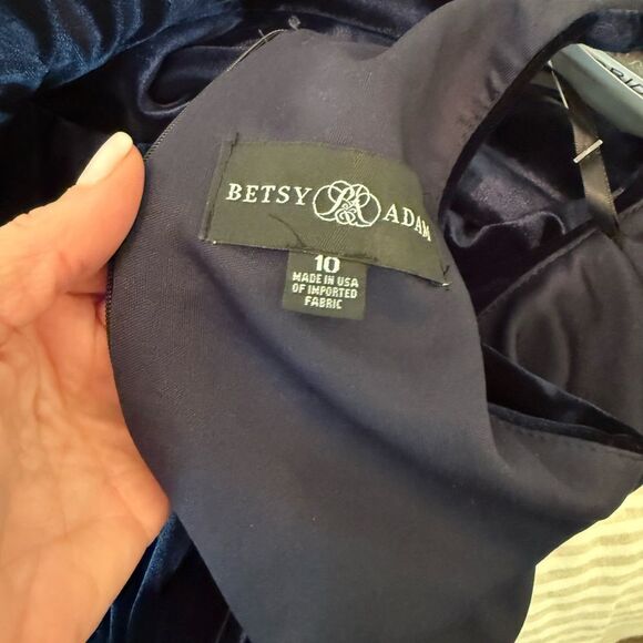 NWT Betsy & Adam Tiered Ruffle High-Low Velvet Gown - Picture 9 of 10